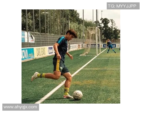 足球明星短袖搭配指南时尚潮流与运动风的完美结合